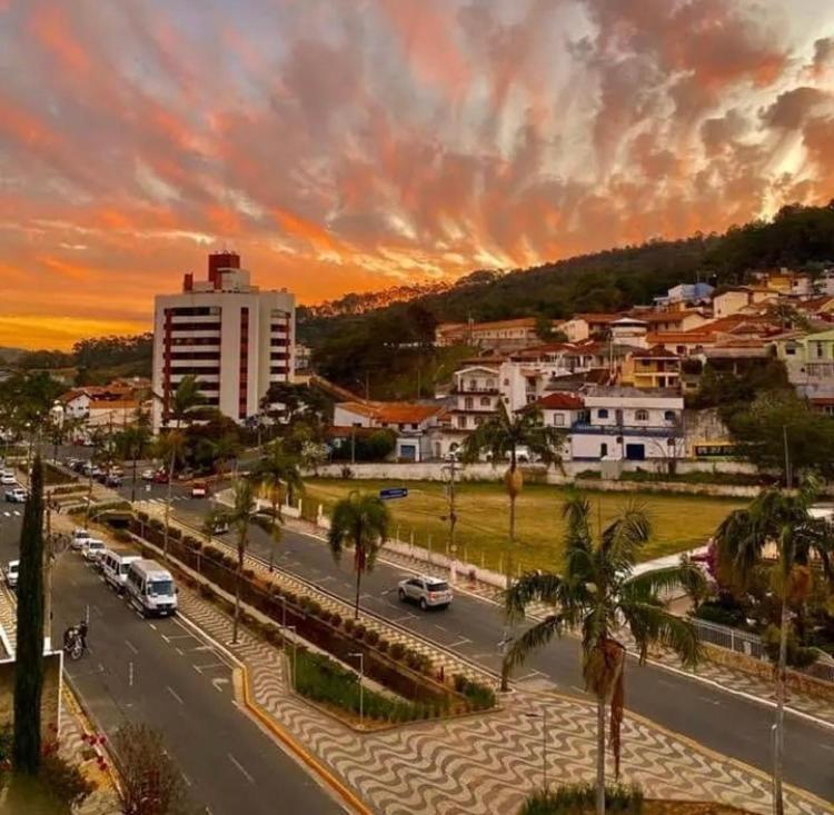 Ferienwohnung Apartamento Aconchegante Centro Águas de Lindóia Exterior foto